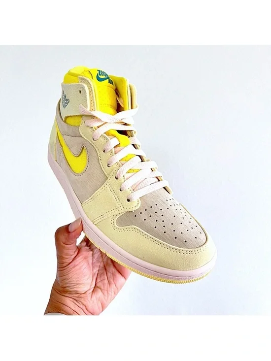 Nike Air Jordan 1 Zoom Air Comfort 2 High-Top Women’s Sneaker Size 9 - Picture 2 of 6